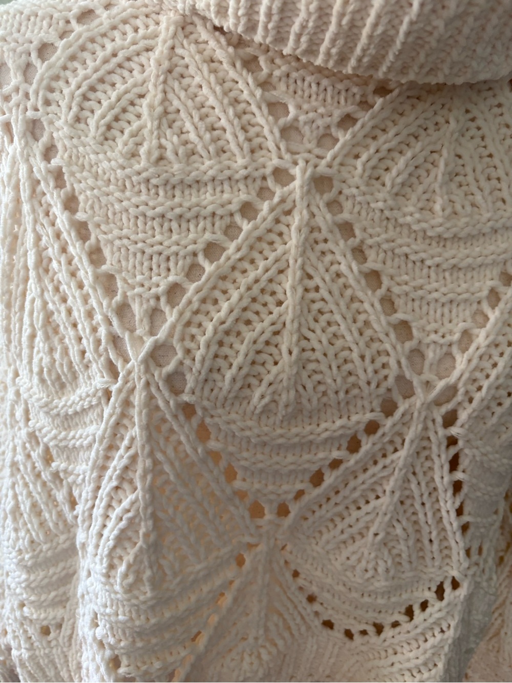 POL Open-Work Cable-Knit Cropped Turtleneck Sweater. Cream Size Small. Nice! - Picture 3 of 16